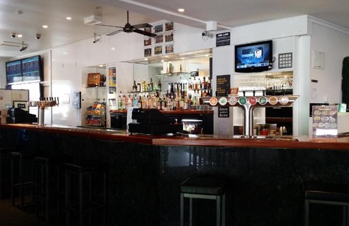 Greymouth Hotel | Convenient Stay at Railway Hotel Greymouth with Breakfast