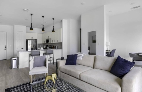 Denton Apartment | Railyard 3BD 1 - Three Bedroom Apartment, Sleeps 6