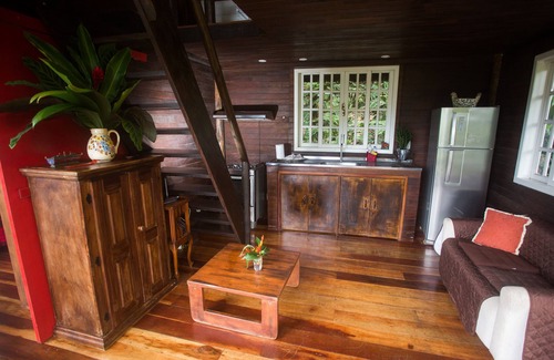 Alto da Boa Vista House | Discover Rain Forest Paradise: Pet-Friendly & Pool Access