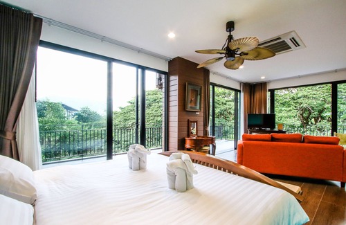 Phaya Yen Hotel | Experience Rain Tree Khao Yai Hotel: Pool & Dining Delight