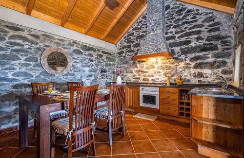 Lombada Velha Cottage | Pet-Friendly Rainbow Cottage: Rated 10/10 for Families