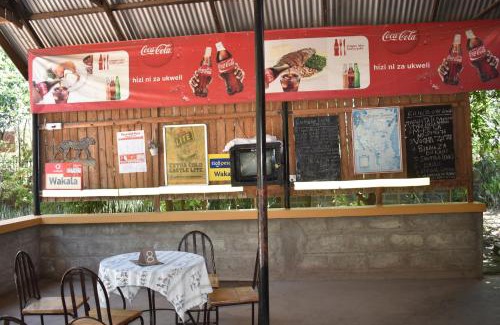 Boma la Ngombe Cabin | Budget-Friendly Stay at Rainbow Executive Lodge with Breakfast