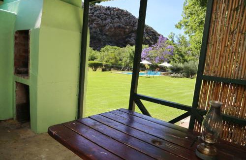 Montagu Villa | Cozy Rainbow Glen Chalets with Oceanfront Views & Amenities