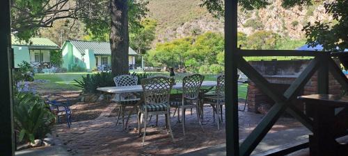 Montagu Villa | Cozy Rainbow Glen Chalets with Oceanfront Views & Amenities
