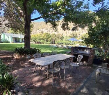 Montagu Villa | Cozy Rainbow Glen Chalets with Oceanfront Views & Amenities