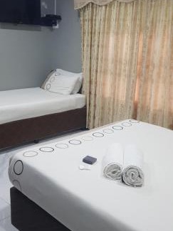 Uitenhage House | Family-Friendly Rainbow Guest House with Great Reviews
