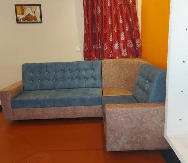Moratandi Villa | Relaxing Rainbow Homestay with Pool in Auroville