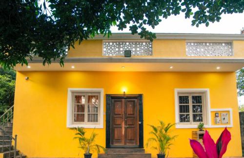 Moratandi Villa | Relaxing Rainbow Homestay with Pool in Auroville