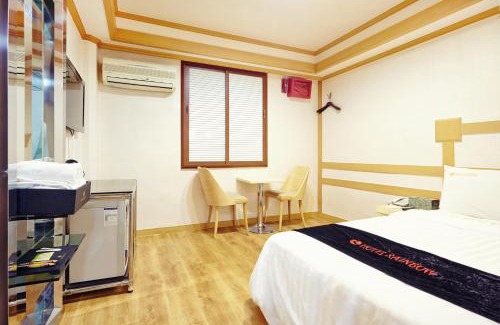 Namyeong-dong Hotel | Budget-Friendly Stay at Rainbow Hotel Yongsan for Families