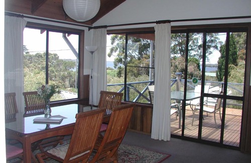 Ocean Beach Cabin | Inviting Rainbow House: Family-Friendly with Kitchen Access