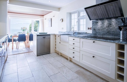 Saundersfoot House | Rainbow Leap - 5 Bed Holiday Home - Saundersfoot