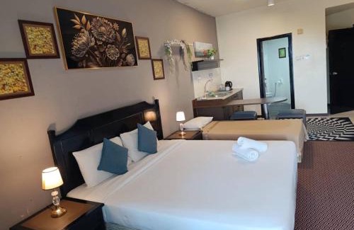 Tanjung Bungah Apartment | Budget-Friendly Stay at Rainbow Paradise Beachfront Penang