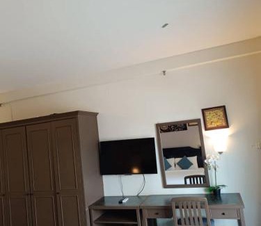 Tanjung Bungah Apartment | Budget-Friendly Stay at Rainbow Paradise Beachfront Penang