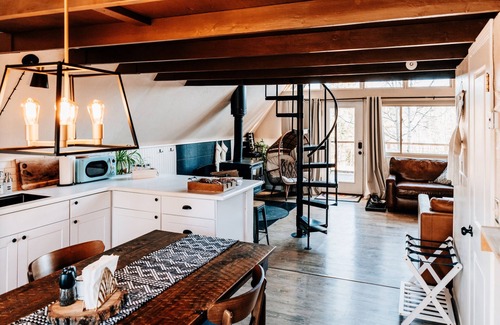 Spring Valley Cabin | Unforgettable Rainbow Trail A-frame with Spa & Hot Tub