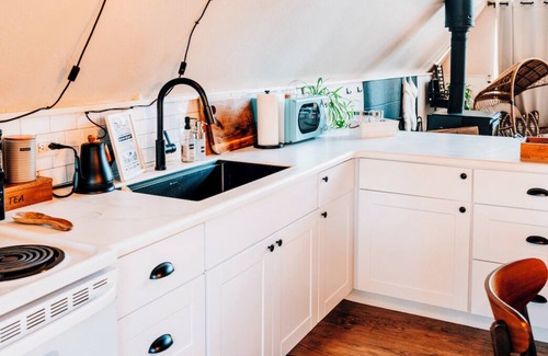 Spring Valley Cabin | Unforgettable Rainbow Trail A-frame with Spa & Hot Tub