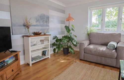 West Buckland House | Rainbow View: Family-Friendly Hotel with Pool & Pet Access