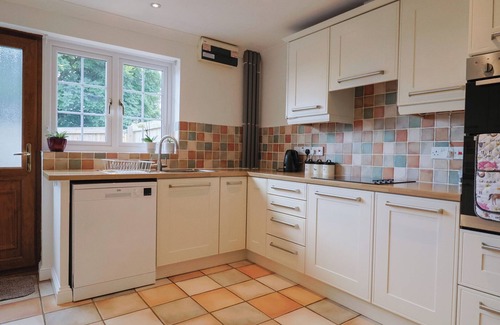 West Buckland Cottage | Pet-Friendly Rainbow View Cottage in Churchinford