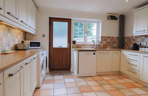 West Buckland Cottage | Pet-Friendly Rainbow View Cottage in Churchinford