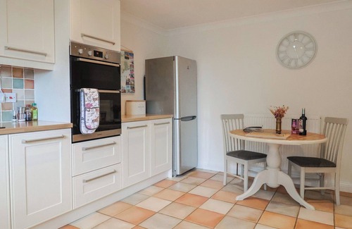 West Buckland Cottage | Pet-Friendly Rainbow View Cottage in Churchinford