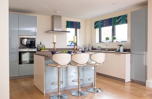 Holworth House | Nature Reserve Retreat with Spa Access and Lake Views