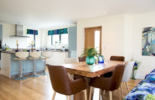 Holworth House | Nature Reserve Retreat with Spa Access and Lake Views