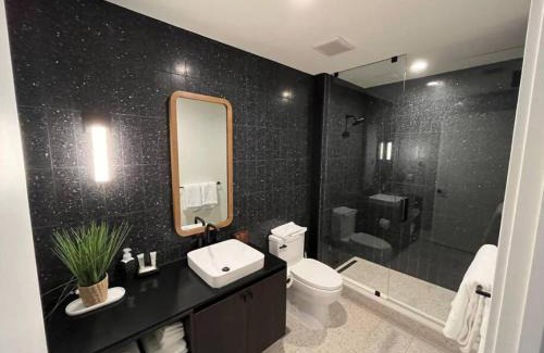 Rainey Street Historic District House | Rainey St Retreat: 4-Star Oceanfront Getaway with Pool