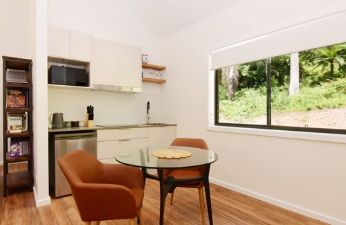Upper Kangaroo River House | Pet-Friendly Rainforest River Studio in Kangaroo Valley