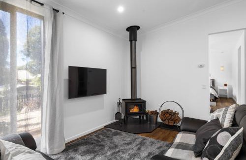 Springbrook Cabin | Rainforest Luxurious Oasis 1BR Villa Free Wi-Fi