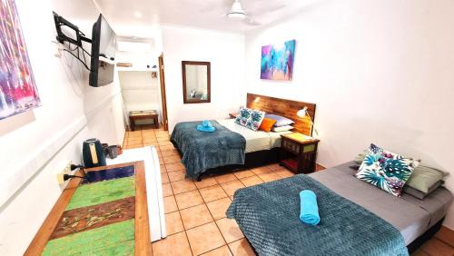 Mission Beach Hotel | Comfortable Rainforest Motel: Family-Friendly with Pool