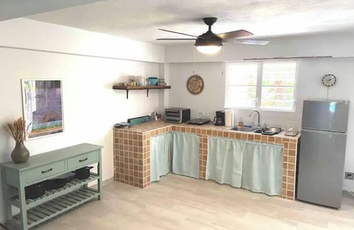 Guzman Arriba Apartment | Idyllic Rainforest Retreat with Ocean Views and Family-Friendly Perks