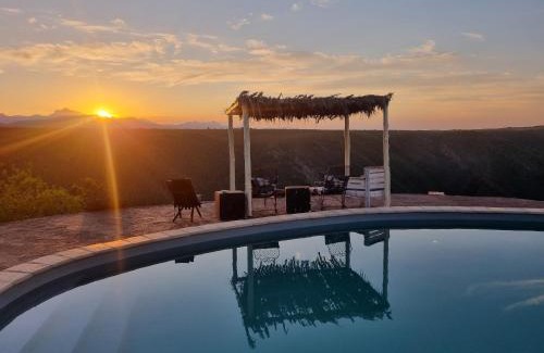Die Barakke Cabin | Eco-Friendly Rainforest Ridge Resort with Oceanfront Views