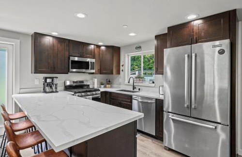 Ashford House | Rainier Cabin with Fireplace-WiFi-Yard-Meadow Views
