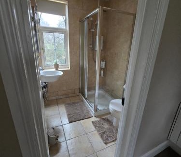 Mansfield House | Family-Friendly Comfort at Rainworth Lodge - 9/10 Rating