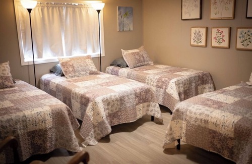 Kennewick Other | Rainy Acres Flower Farm Retreat House