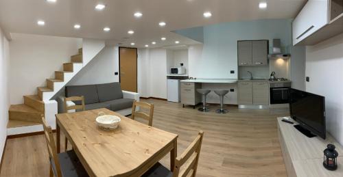 Torre Annunziata Apartment | Inviting Melito 30 - Raiola Welcome with Hot Tub & Breakfast