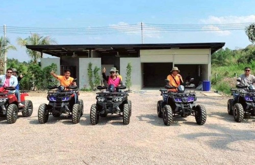 Klat Luang House | Discover Raipaiya Kengkrajarn: Family-Friendly Getaway