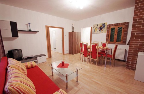Pressbaum Apartment | Child-Friendly Raisa Apartments in Fünkhgasse for Families