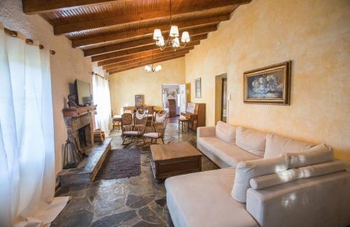 Polidrosos House | Discover Polydrosos Mountain: Child-Friendly Retreat