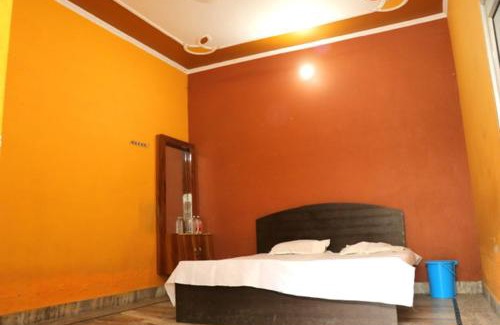 Aonla Hotel | Discover Raj Garden and Hotel: Pet-Friendly Retreat