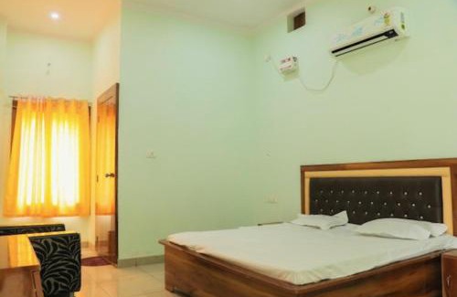 Aonla Hotel | Discover Raj Garden and Hotel: Pet-Friendly Retreat