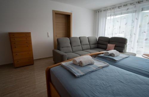 Niska Banja Villa | Relax at Raj Petrović: Family-Friendly with Pool Access