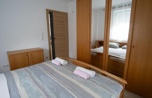 Niska Banja Villa | Relax at Raj Petrović: Family-Friendly with Pool Access