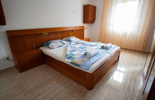 Niska Banja Villa | Relax at Raj Petrović: Family-Friendly with Pool Access