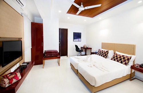Malleshwaram West Hotel | Budget-Friendly Stay at Raj Residency with Family Amenities