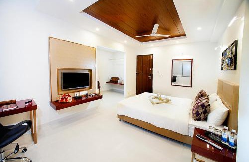 Malleshwaram West Hotel | Budget-Friendly Stay at Raj Residency with Family Amenities