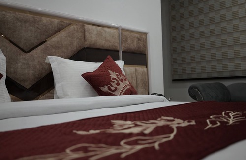 Maharajganj Hotel | Discover Raj Vilas Hotel & Resort in Maharajganj Today
