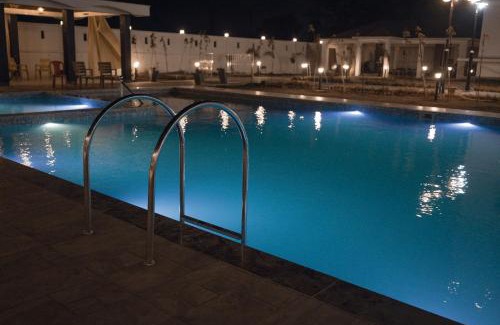 Maharajganj Hotel | Relax at Raj Vilas Hotel & Resort: Family-Friendly Retreat