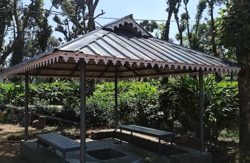 Udumbanchola House | Cozy Rajapara Home Stay: Pet-Friendly with a Pool