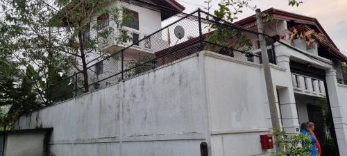 Kaduwela Villa | Experience RAJASINGHE Villa: Family-Friendly Getaway