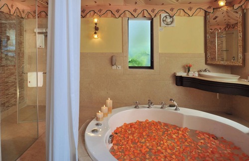Kookas Resort | Indulge at Rajasthali Resort and Spa: Pool & Spa Oasis